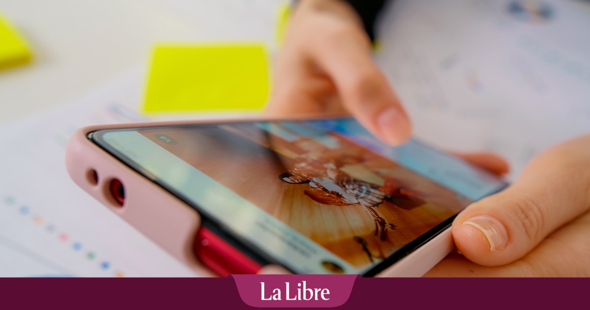 "Scroller" sur son téléphone aux toilettes, une mauvaise habitude… avec des conséquences sur la santé ?
