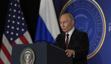 Guerre en Ukraine: fort de l’accueil reçu en Alaska et en Chine, Poutine se sent-il intouchable?
