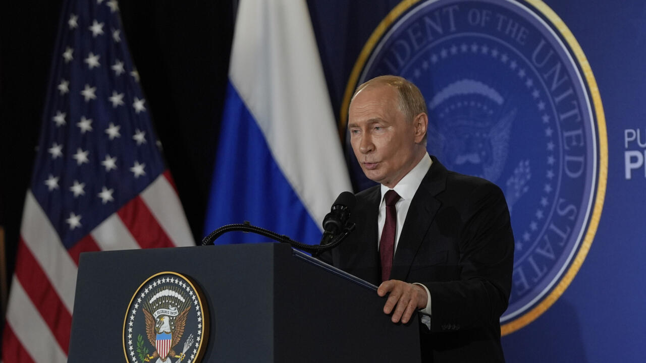 Guerre en Ukraine: fort de l’accueil reçu en Alaska et en Chine, Poutine se sent-il intouchable?