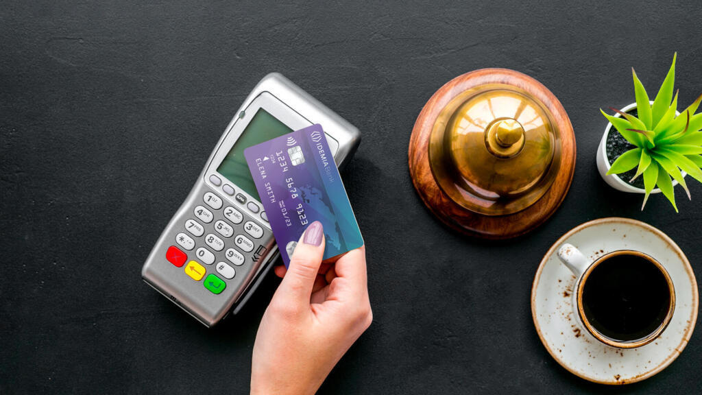 Terminal de paiement par carte bancaire. (image d'illustration)