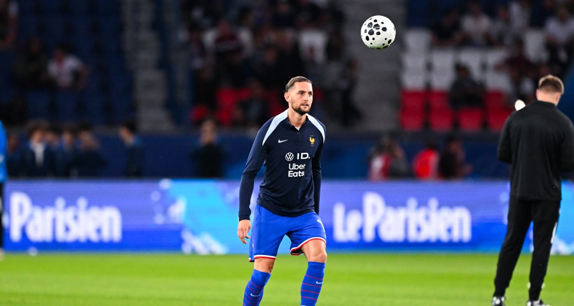 Ici c'est Paris? Rabiot et Deschamps hués par le public du Parc des Princes avant France-Islande