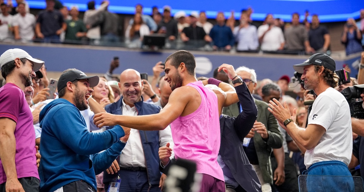 US Open > Juan Carlos Ferrero, coach d'Alcaraz, dévoile le plan pour battre Jannik Sinner : "Après la défaite de Carlos en finale de Wimbledon, nous nous sommes entraînés pendant 15 jours pour améliorer certains détails"