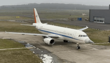 Un avion de ligne Airbus A320 avec un nez de chasseur Eurofighter : c’est quoi cette bizarrerie aperçue à l’aéroport de Toulouse ?