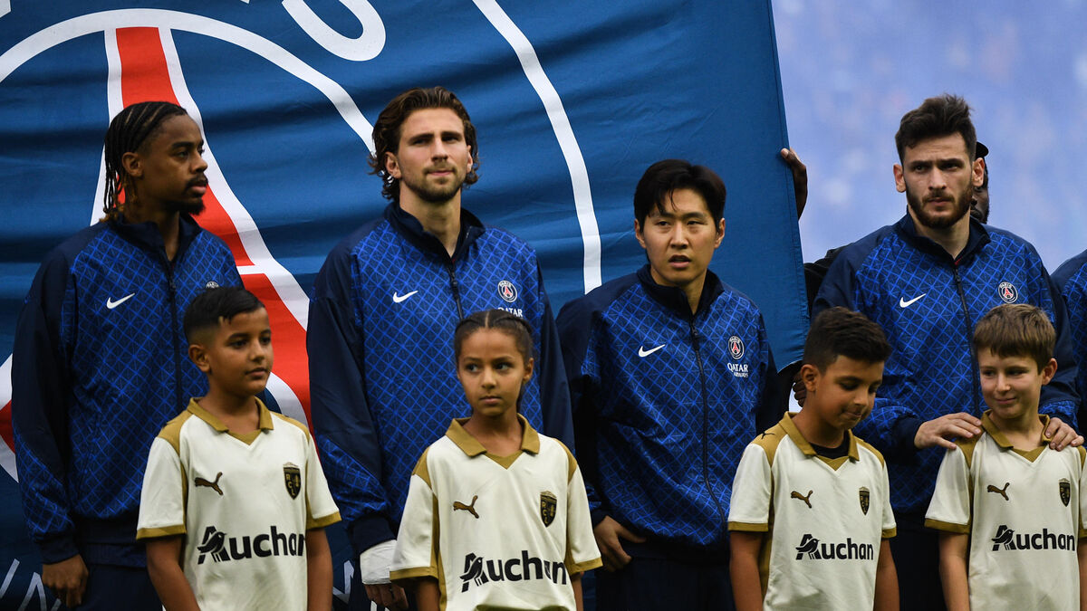 PSG-Auxerre : la composition probable des Parisiens avec les titularisations attendues de Barcola et Zabarnyi