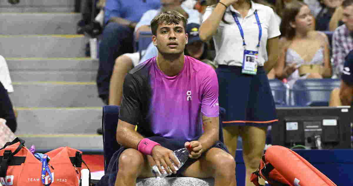 ATP - Pékin > L'aveu de Flavio Cobolli (25e), battu en huitièmes de finale : "J'ai donné des coups de poing dans le mur"