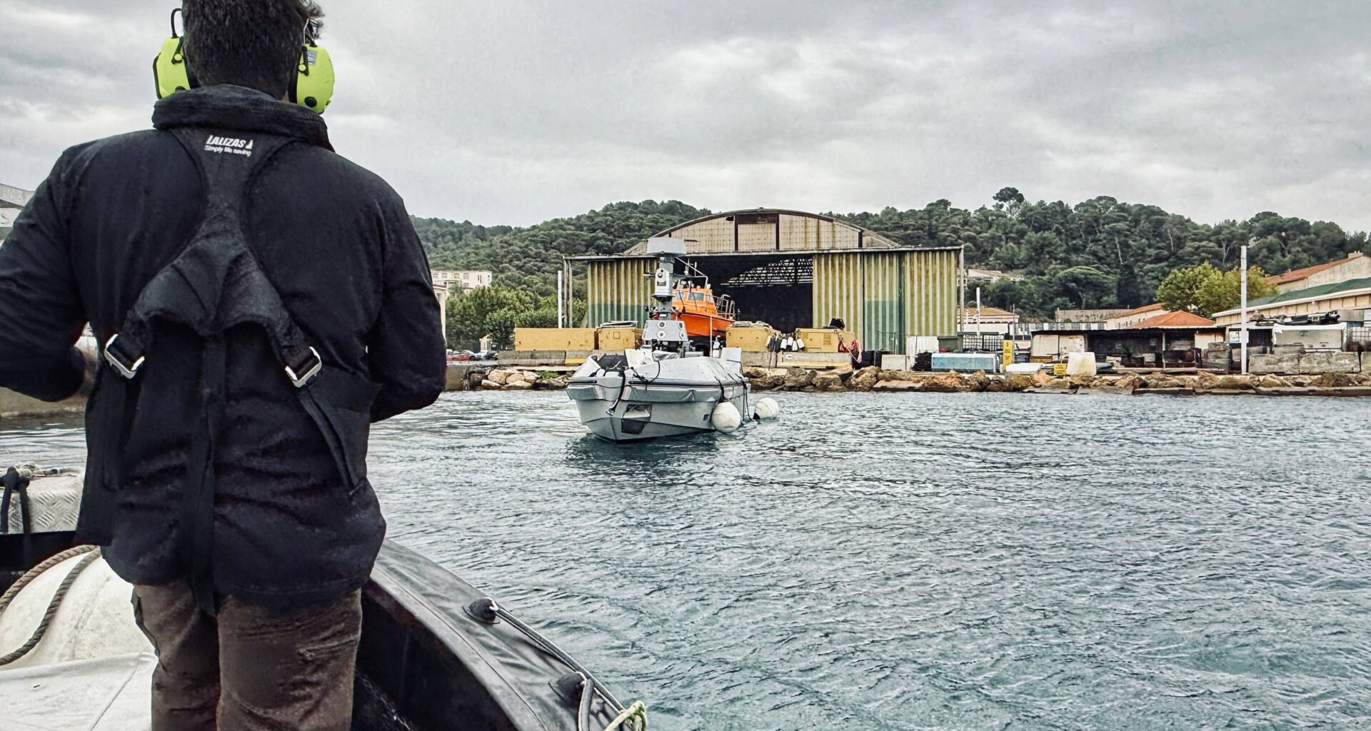 Développé par une filiale de Naval Group et testé dans la rade de Toulon, le drone de surface Seaquest-S prêt pour être produit en série