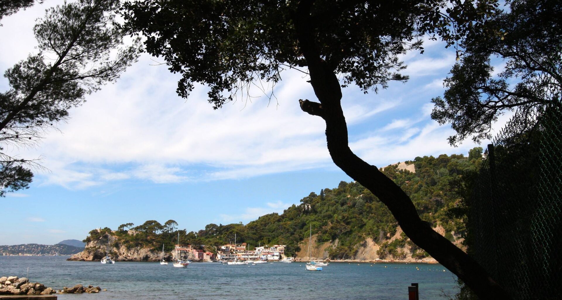 Mort d’un policier pieds et poings liés à Toulon: pourquoi la piste du suicide est privilégiée