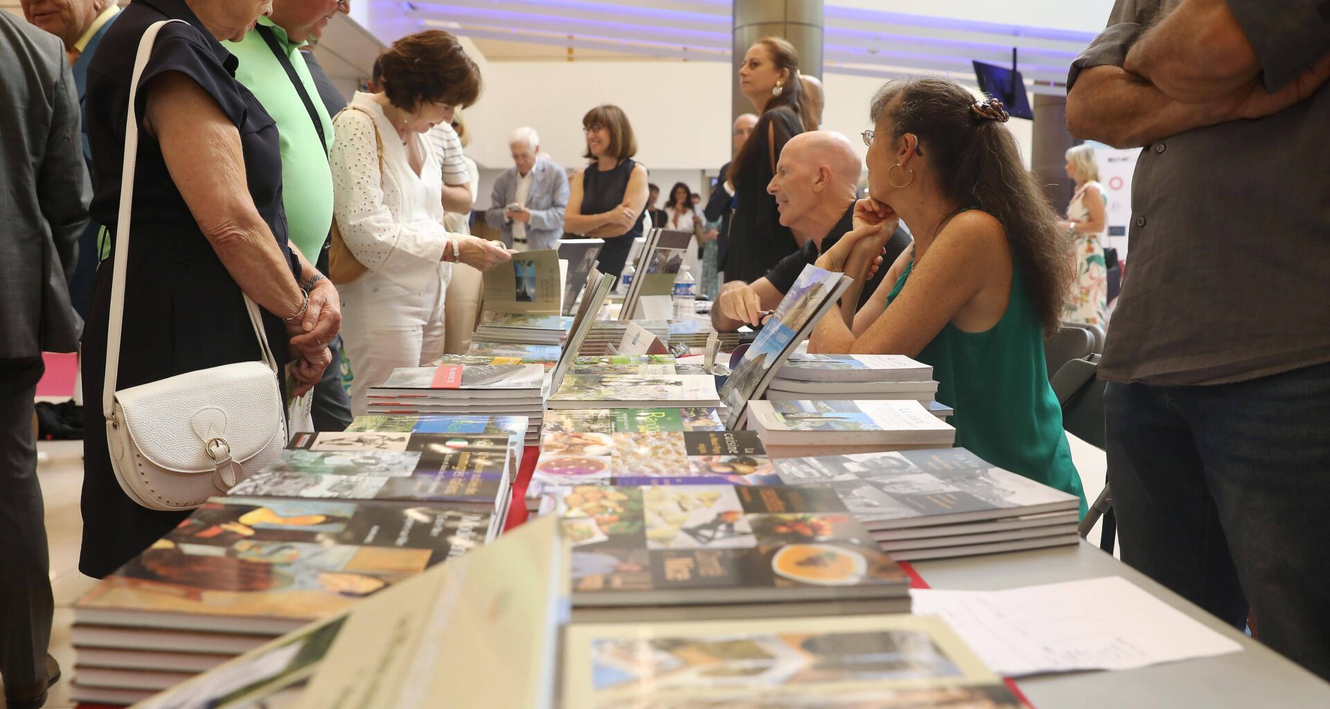 "Nous le désirons intense, attractif, chaleureux": le Salon du Livre de Monaco a ouvert ses portes pour le week-end
