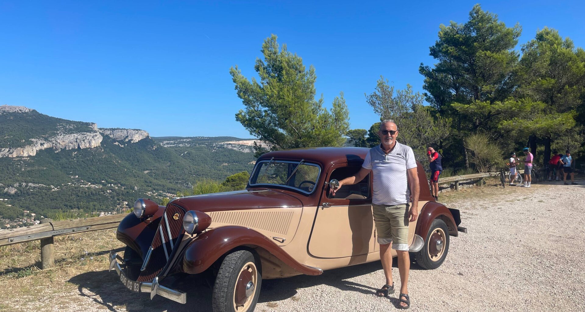 "Ma voiture est comme un membre de ma famille": rencontre avec un habitué de l’ascension du Faron à Toulon