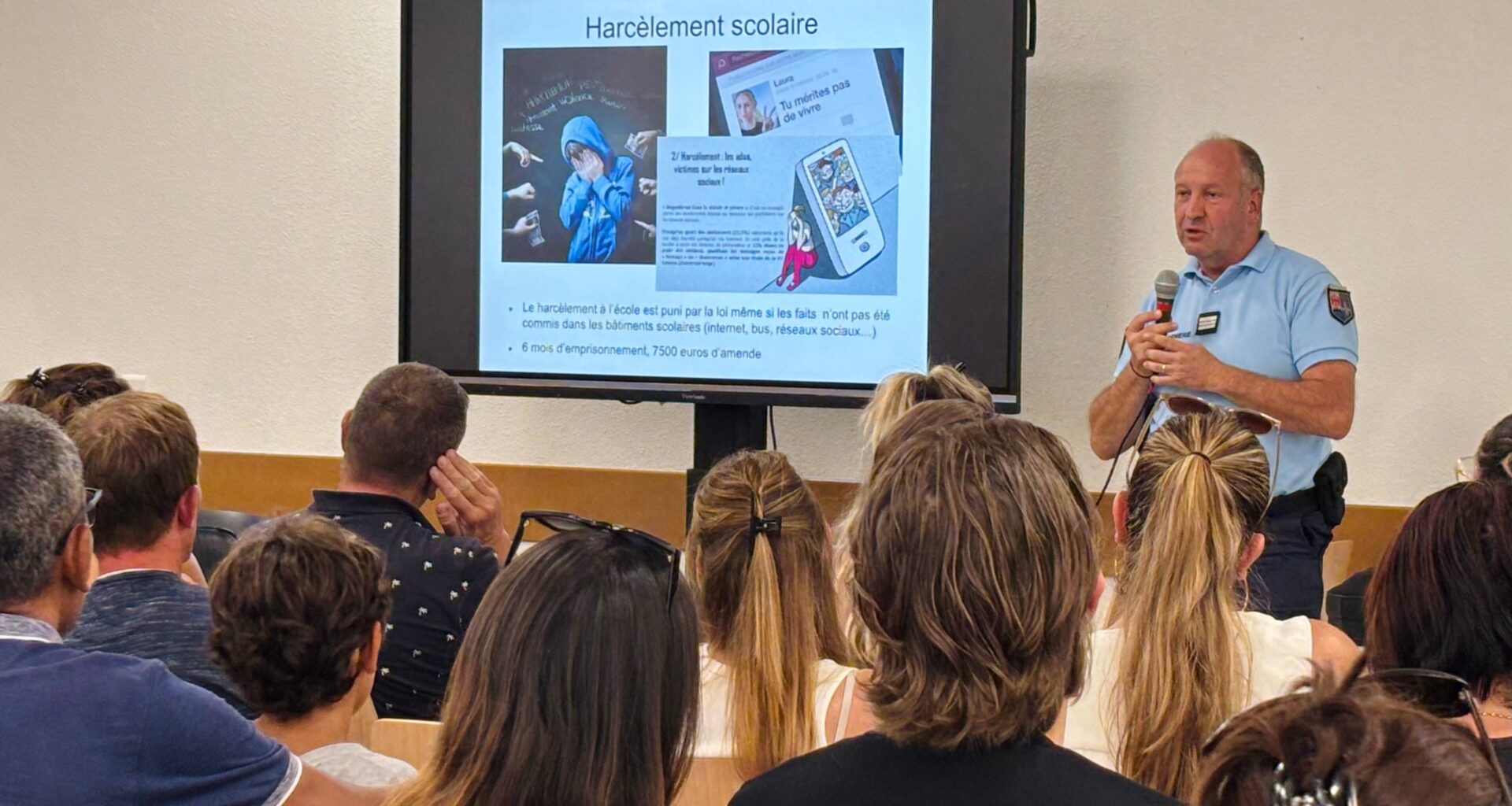 "Vous devez être derrière vos enfants en permanence": bagarres, racket, harcèlement... les gendarmes en opération prévention au collège de Tourrette-Levens