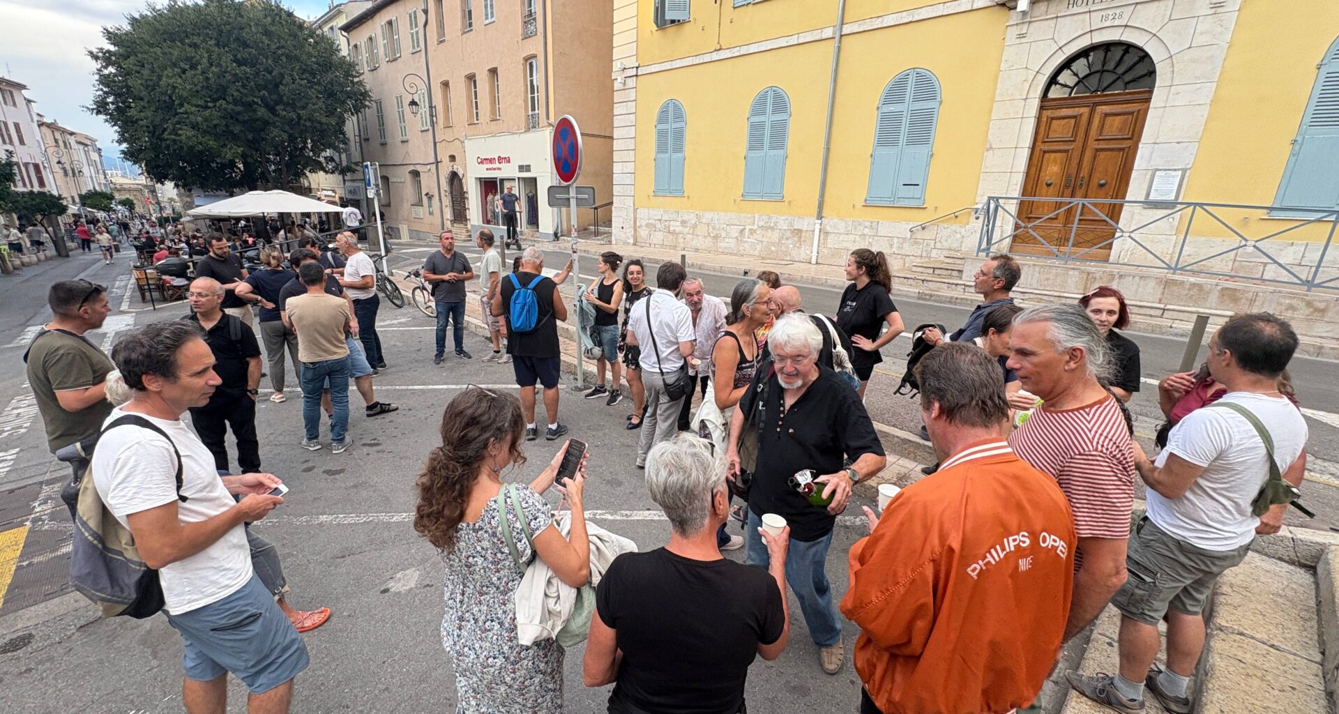 "Ce n’est que le début": le "pot de départ" de François Bayrou célébré ce lundi soir à Antibes
