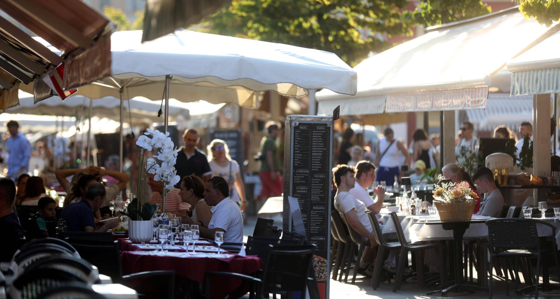 Mouvement du 10 septembre: les restaurateurs et hôteliers de la Côte d'Azur redoutent une mauvaise arrière-saison