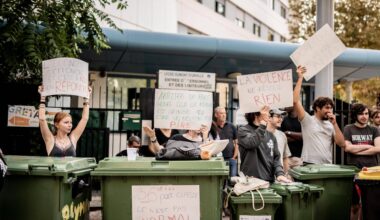 "C’est la seule manière qu’on a de s’exprimer": pourquoi des élèves ont bloqué leur lycée à Toulon