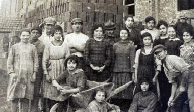 Dans l’ombre des fours et des briques, les souvenirs des ouvriers des tuileries refont surface à Six-Fours