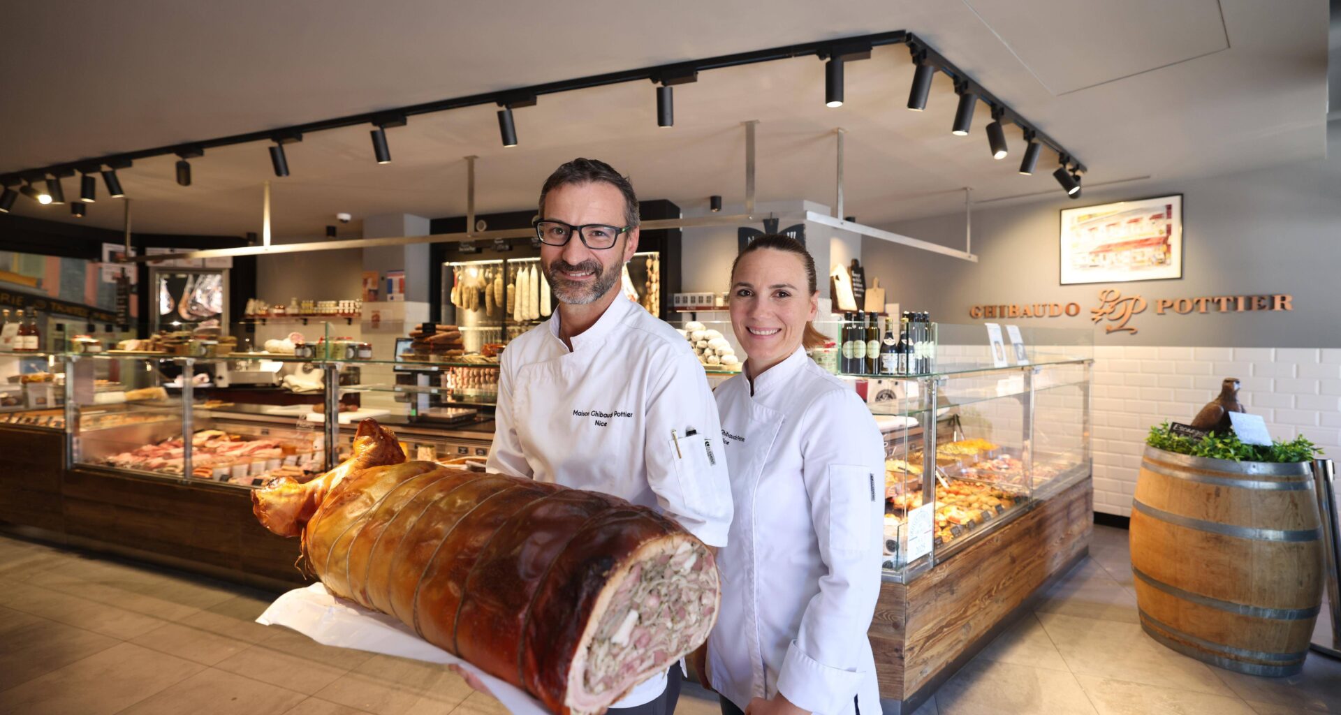"Je pense que nous sommes les derniers à fabriquer cette porchetta issue d’une recette ancestrale: cette spécialité fait le succès de la maison Ghibaudo-Pottier à Nice