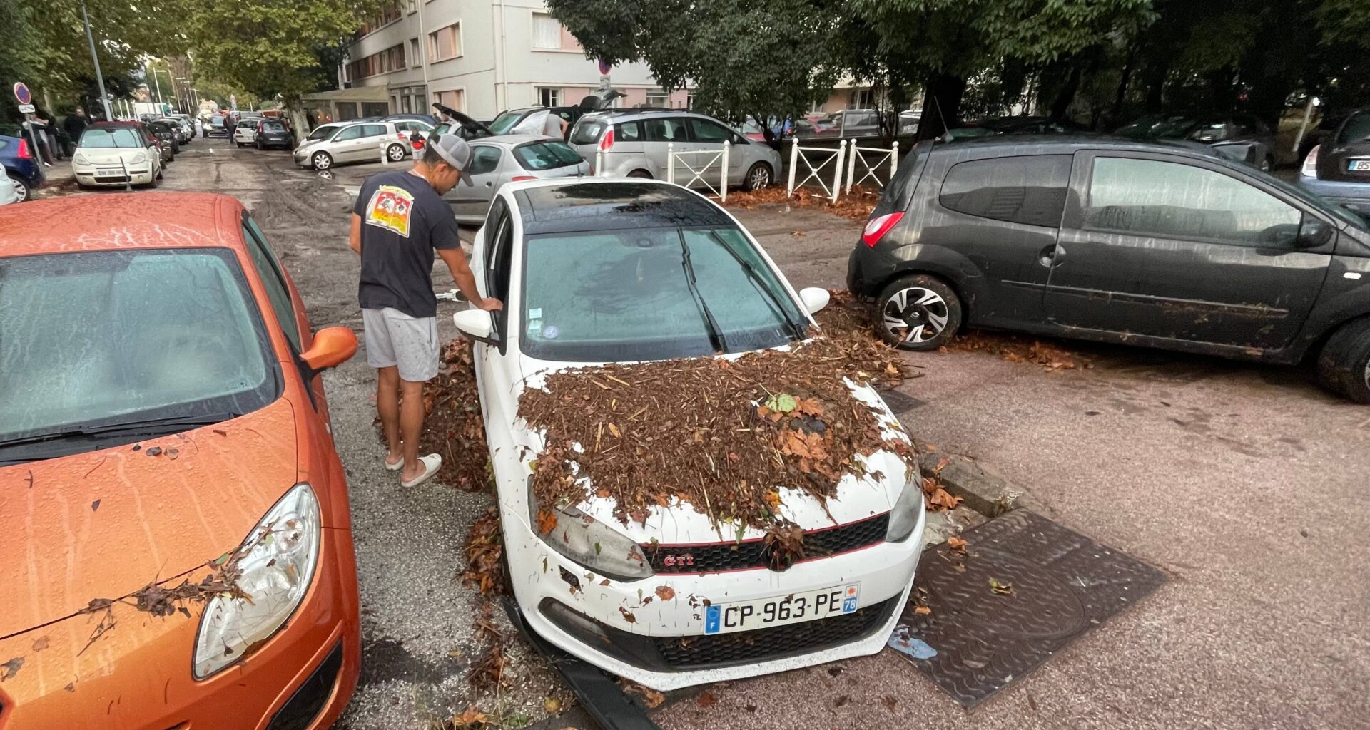 "J’en veux à la mairie": pour ce Toulonnais, l’inondation de son immeuble aurait pu être évitée
