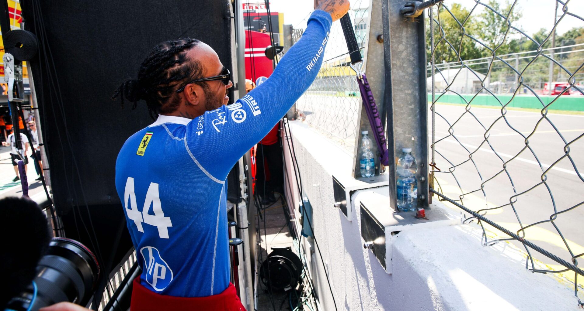 Lewis Hamilton optimiste malgré ses difficultés chez Ferrari