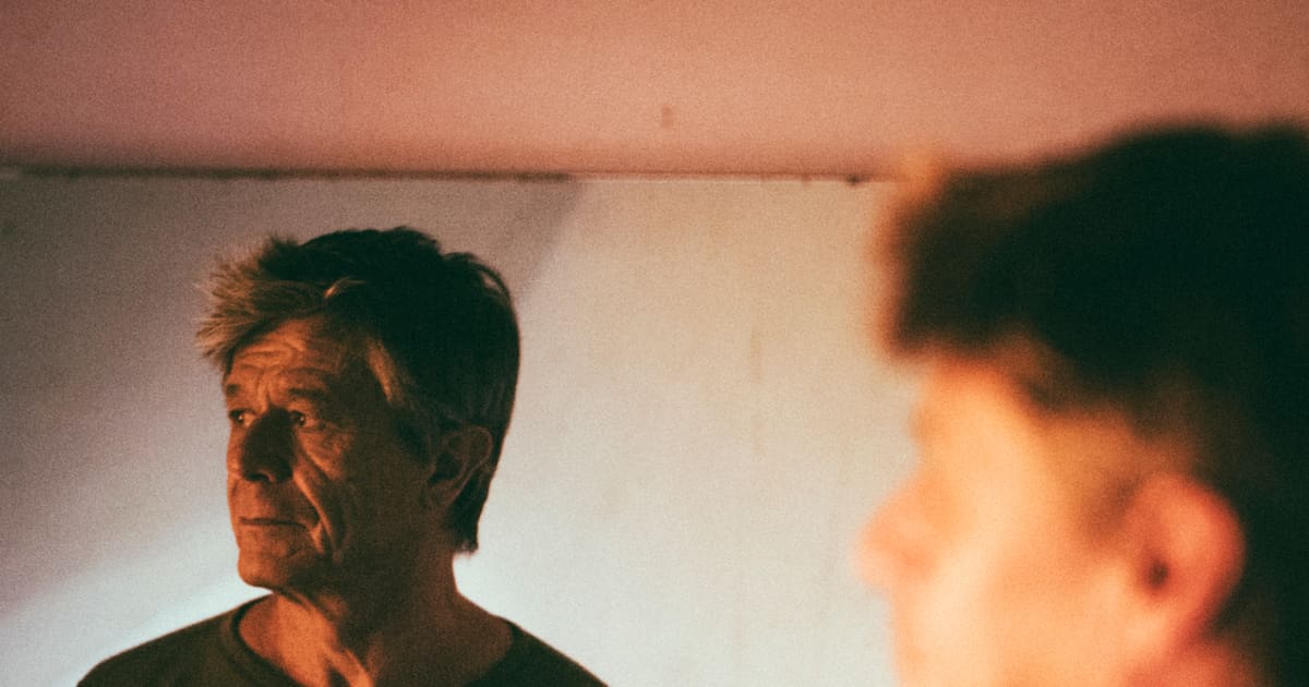 «Kolkhoze» d’Emmanuel Carrère : la famille au grand complet - Libération