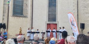 [VIDÉO] La famille Lefèvre chante “Sainte Anne, ô bonne mère”