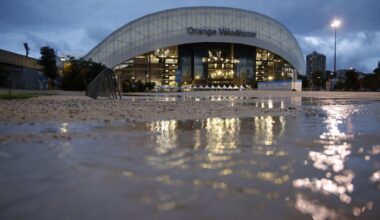 Stade sous l’eau, inondations, éclairs… Les images impressionnantes des orages dans le Sud-Est