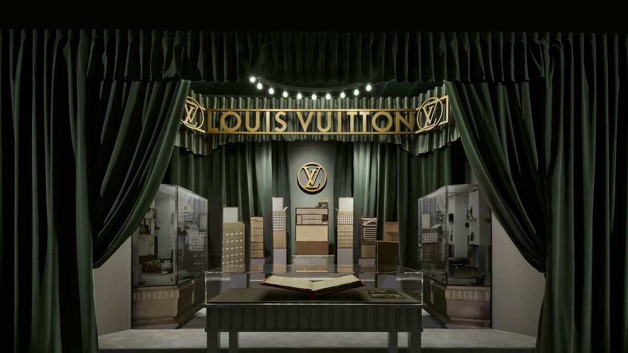 À Paris, Louis Vuitton inaugure une grande exposition gratuite consacrée à l'Art Déco