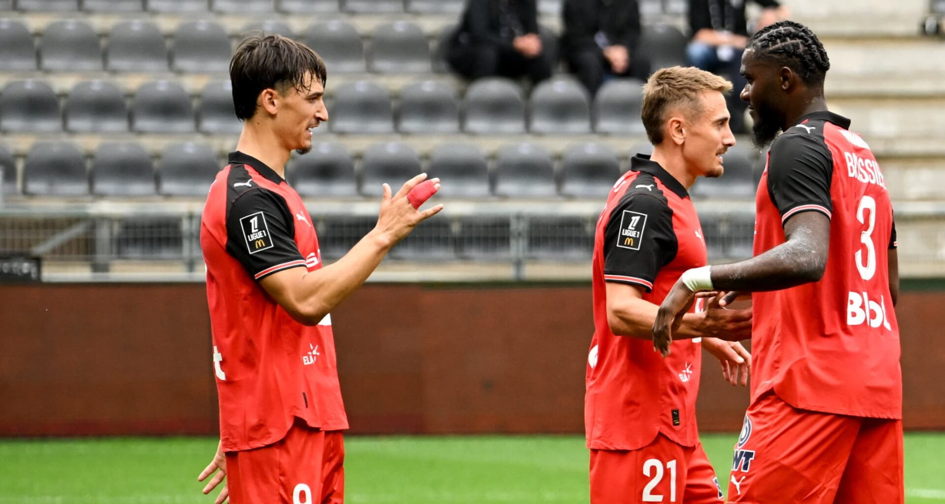 le terrible but de Lepaul contre le SCO, trois jours après son transfert en Bretagne