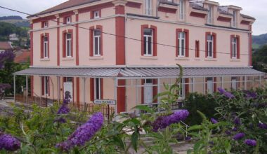 Enquête ouverte après la découverte d’un pied de sanglier devant une mosquée près de Saint-Étienne