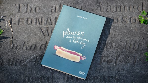 <em>Pleurer dans les petits pains à hot-dog</em>, Valérie Boivin, 224 pages.