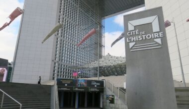 La Défense : deux jeunes de 25 ans s’introduisent à la Cité de l’histoire… et volent des épées factices