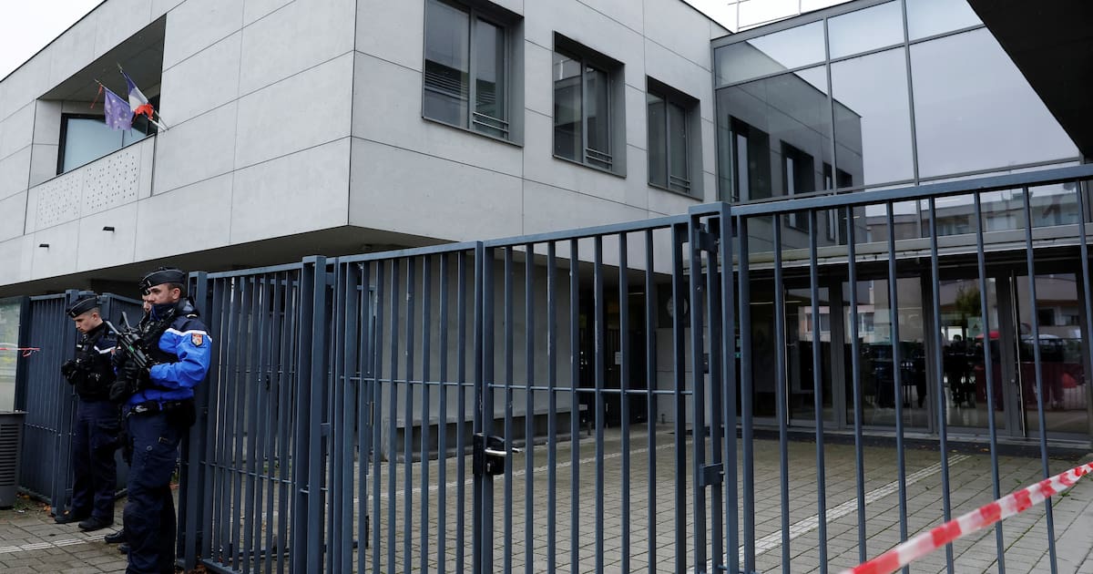 l’adolescent arrêté après avoir agressé une enseignante est mort – Libération