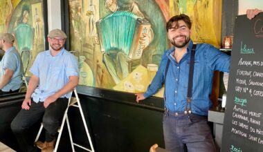 Dans leur brasserie à Rouen, ils redonnent vie à un tableau emmuré depuis des décennies