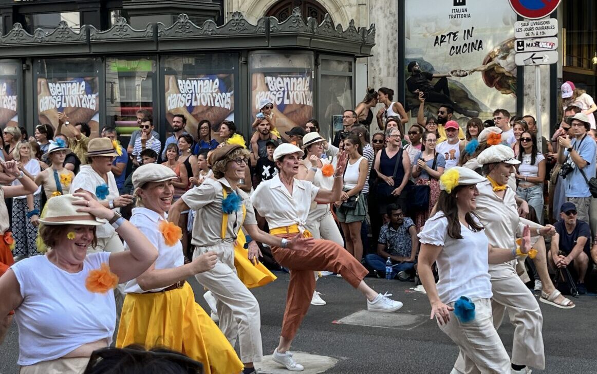 En Images : Top départ pour la Biennale de la danse à Lyon avec son traditionnel défilé
