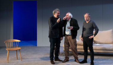 Théâtre à Paris : sur scène, François Morel et ses potes des Deschiens ont l’« Art » et la manière