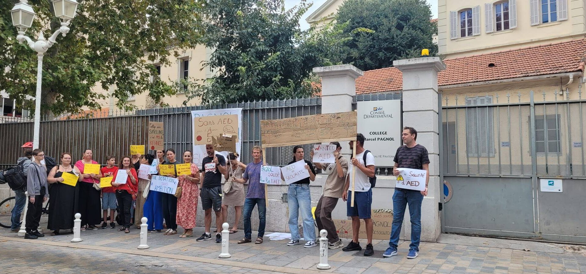 Après l'agression d'une enseignante dans ce collège de Toulon, les profs et parents réclament plus de sécurité