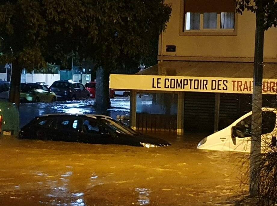 Plusieurs sauvetages, 15.000 foyers privés d'électricité, les urgences de Sainte-Musse inaccessibles... On fait le point sur les inondations dans le Var ce dimanche soir