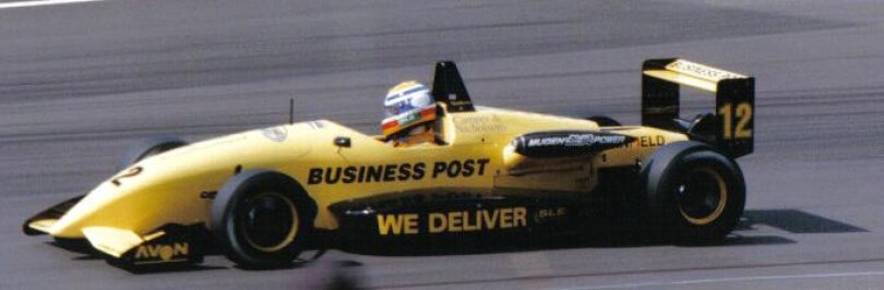 En 1995, à 30 ans, James Matthews est encore en train de faire carrière dans la course automobile. Ici au volant de sa F3 à Silverstone.