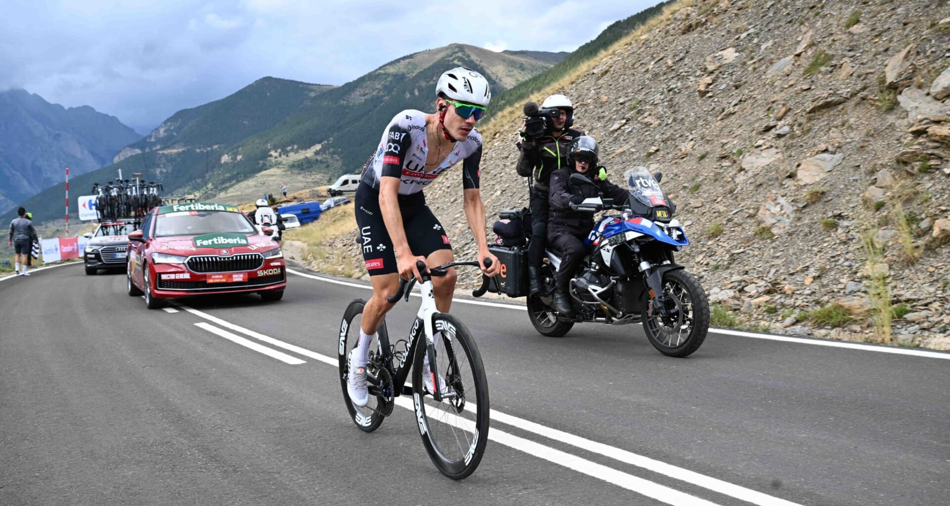 UAE Emirates officialise le départ du problématique Juan Ayuso, attendu chez Lidl-Trek
