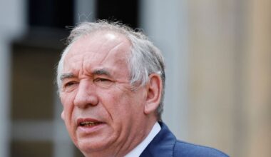 A Pau, retour en terrain instable pour le maire François Bayrou – Libération