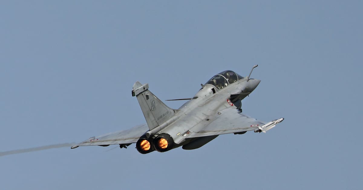 la France mobilise trois Rafale pour «contribuer à la protection de l’espace aérien» – Libération