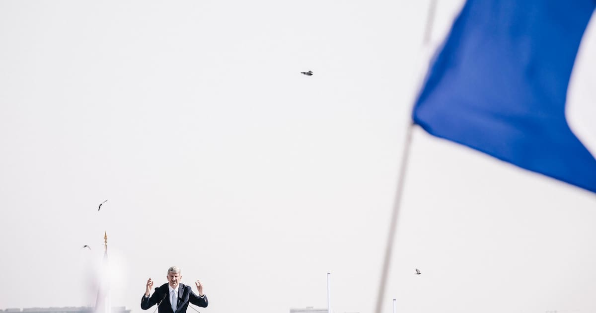 Est-il vrai que plus d’un million de Français ont signé la pétition de Philippe de Villiers contre l’immigration ? – Libération