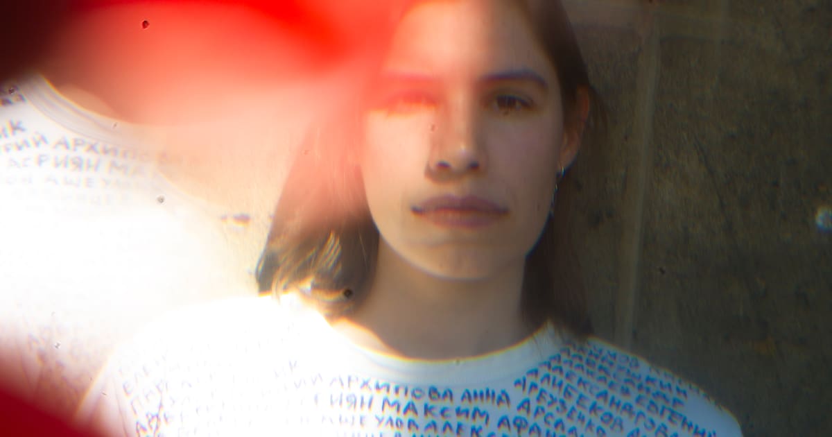 Dans «Politzek, les voix qui défient le Kremlin», Ekaterina Mamontova plonge dans la nuit sans fin des opposants russes – Libération