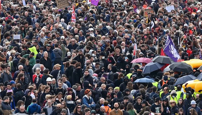 LE 10 SEPTEMBRE : GRÈVE À ST-ÉTIENNE ET ROANNE