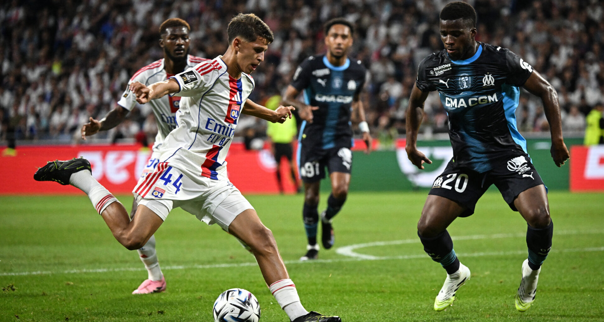 OL : des Lyonnais à nouveau sans avant-centre ?