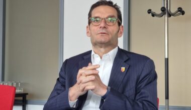 Joseph Oughourlian justifie les ventes et alerte sur la « paupérisation » du foot français
