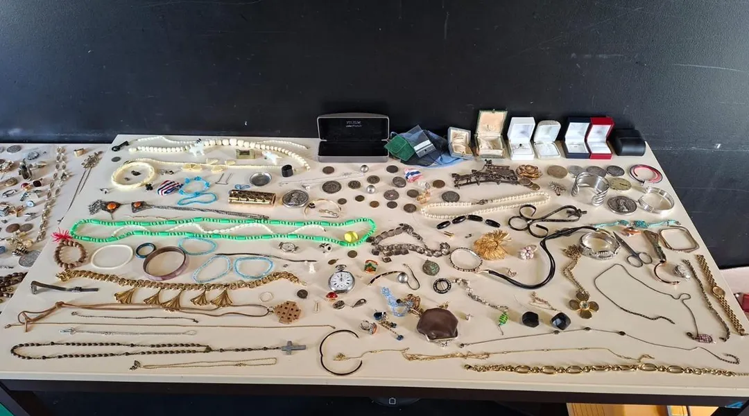 À Nantes et à Saint-Herblain, il profitait des fenêtres ouvertes pour entrer et voler les bijoux