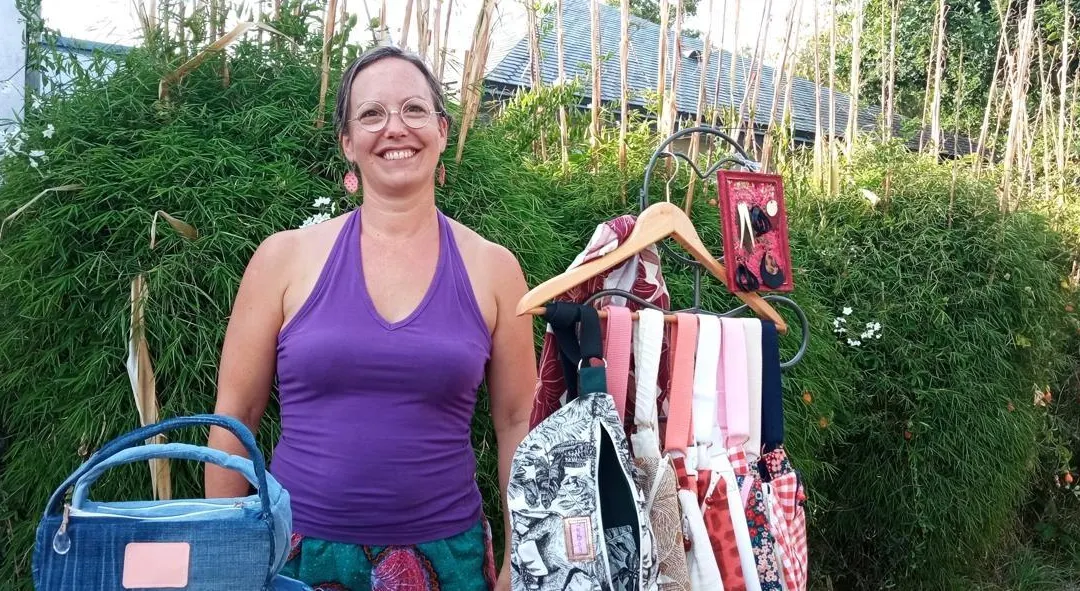 Après une reconversion, Domitille a suivi sa passion et est devenue couturière