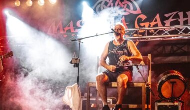 « C’était pas gagné ! » : ce Breton joue du rock avec des sabots et des cuillères