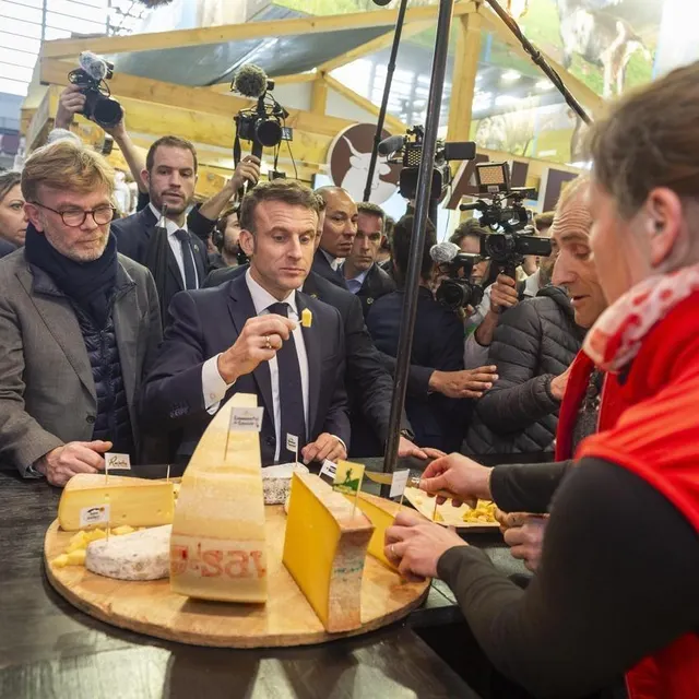 photo en février 2024, le président emmanuel macron était venu en visite au salon de l’agriculture de paris dans un contexte très tendu.  ©  mathieu pattier / ouest france
