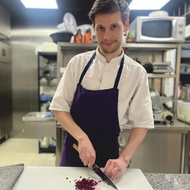 photo ruddy maisonneuve, 34 ans, dans la cuisine de p’tite pomme, à deux pas de la cité des congrès de nantes.  ©  ouest-france