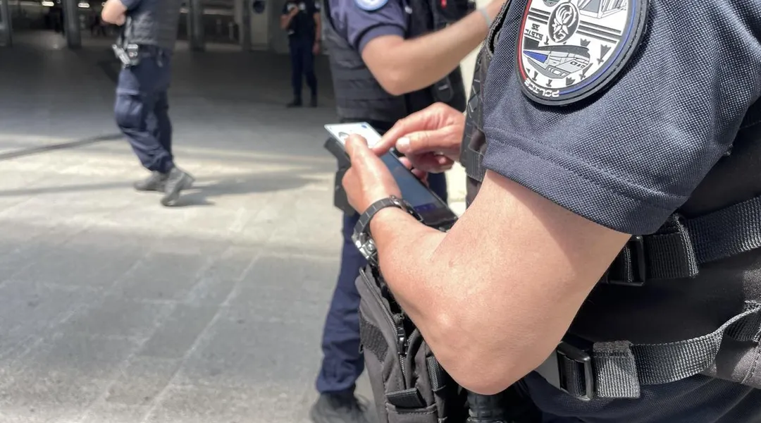 Un homme avec un couteau dissimulé arrêté près de la fête foraine à Nantes